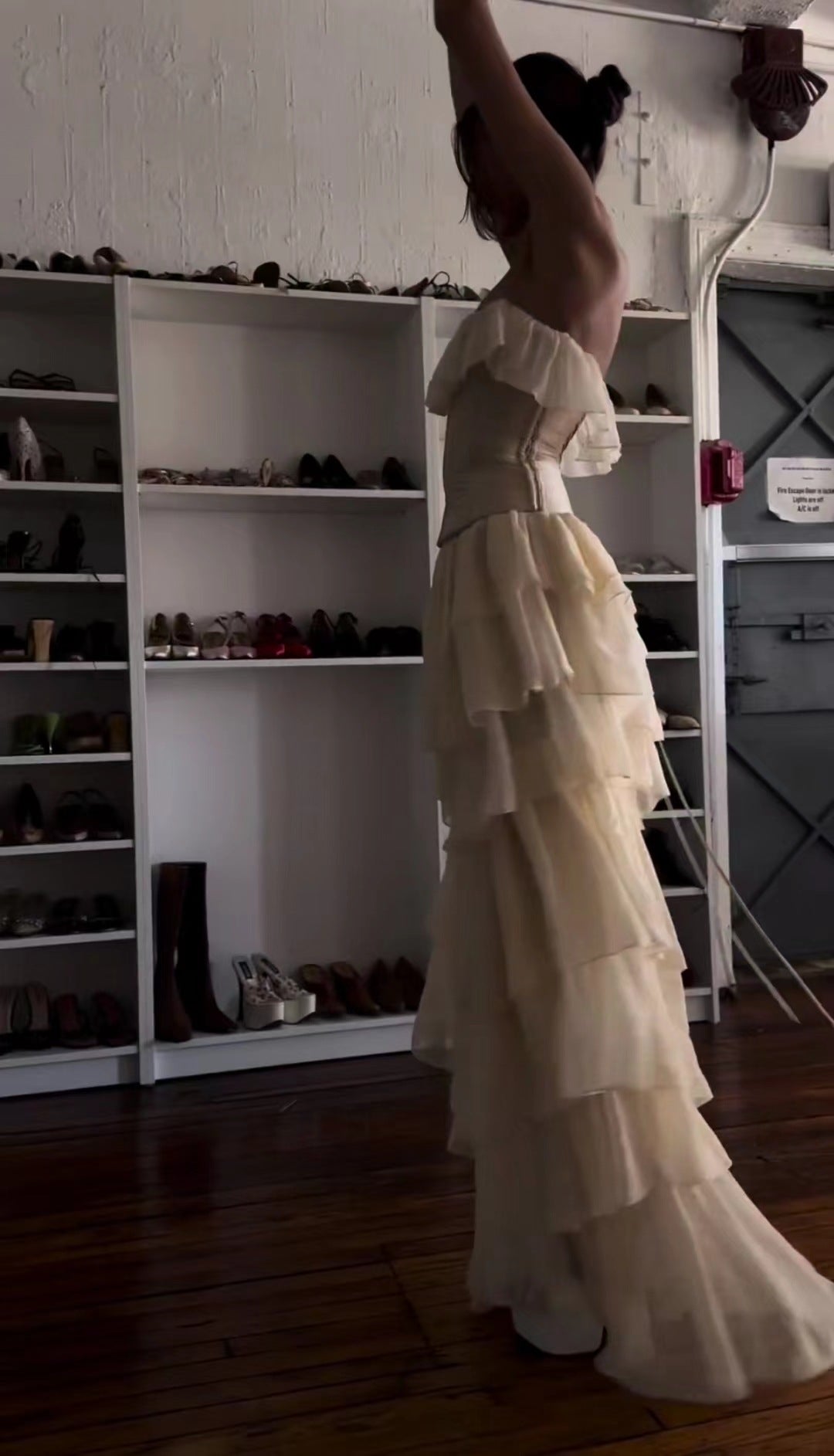 Valenzora | Elegantes ärmelloses Rüschen-Kuchenkleid