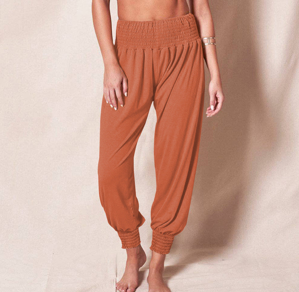Women's airy leisure trousers with elasticated waistband and narrow leg opening, size
