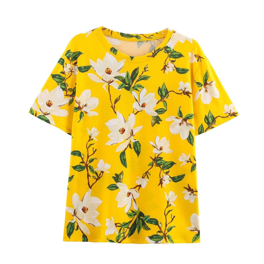 Women's T-shirt made of high-quality cotton with a floral print and a relaxed fit, size [size missing]