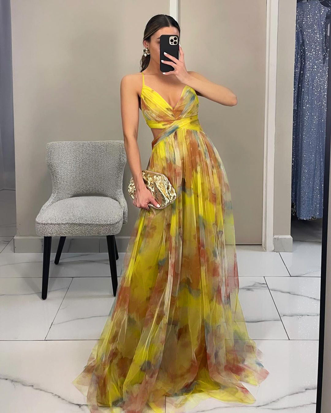 Valenzora | Wunderschönes langes Kleid aus bedrucktem Tüll mit floralem U-Boot-Ausschnitt, geschlitzter Seite, ärmellos, elegant, Vintage, Abendkleid für Damen