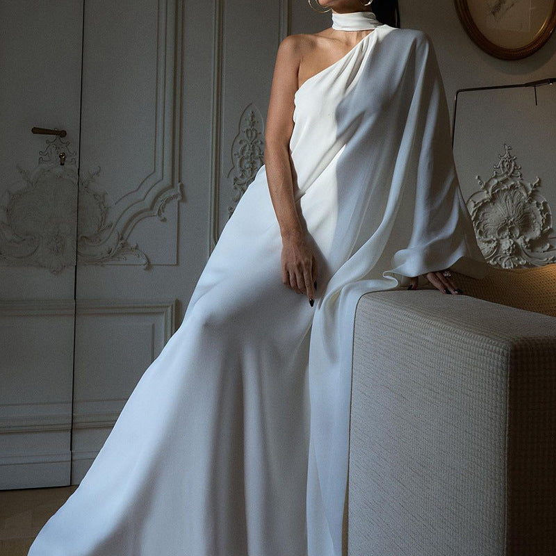 Elegantes One-Shoulder-Abendkleid für Damen mit fließendem Stoff und schickem Kragen, Größe S