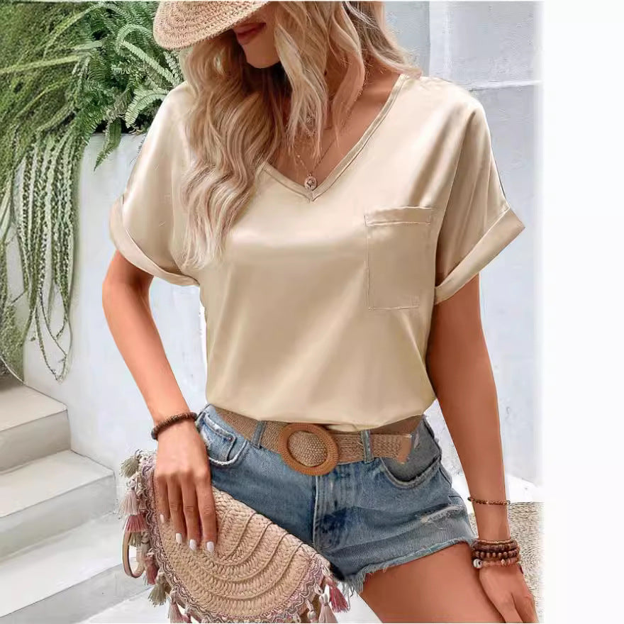 Women's satin V-neck T-shirt with chest pocket and relaxed fit, size