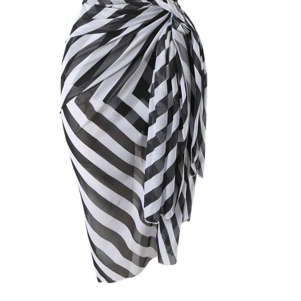 Damen-Abendkleid mit raffiniertem Wickeldesign und gestreiftem Oberteil, Größe