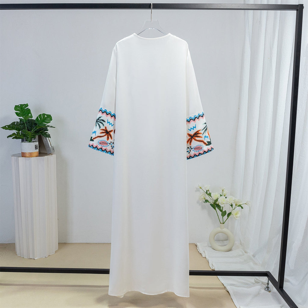Elegante Kaftan-Robe für Damen mit künstlerisch gestickten Details, Größe