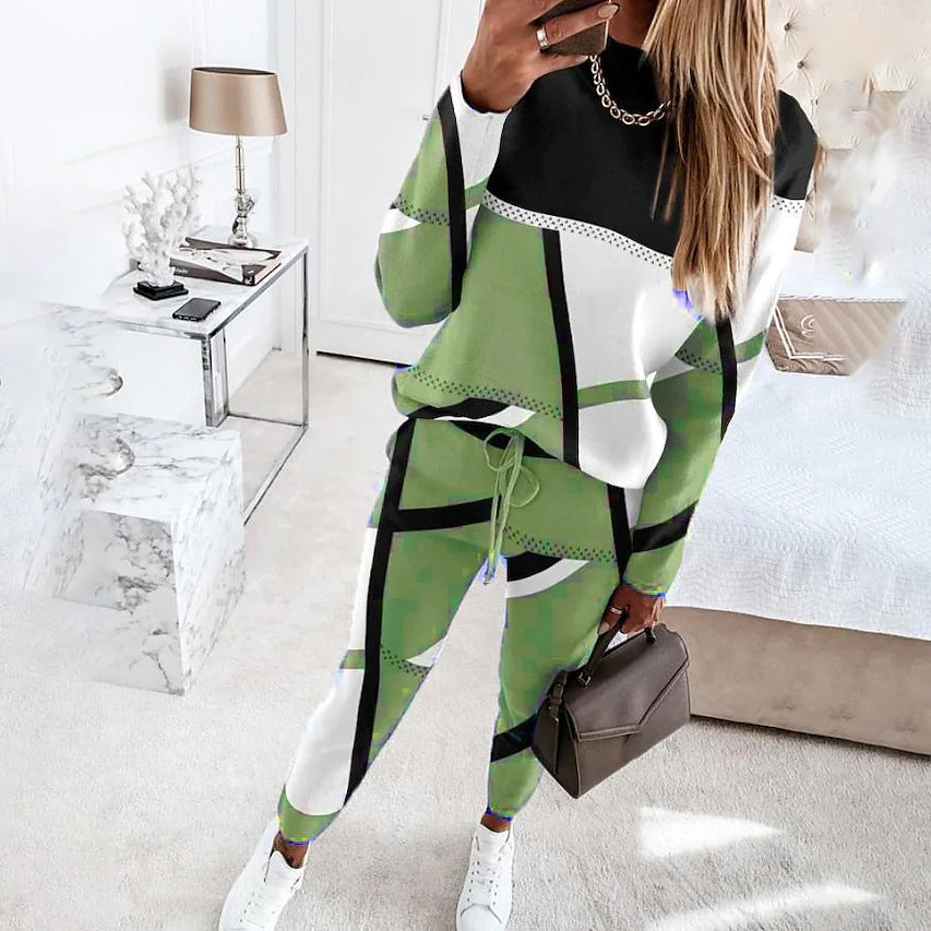 Women's fashionable sports set with graphic pattern and elastic waistband, size S