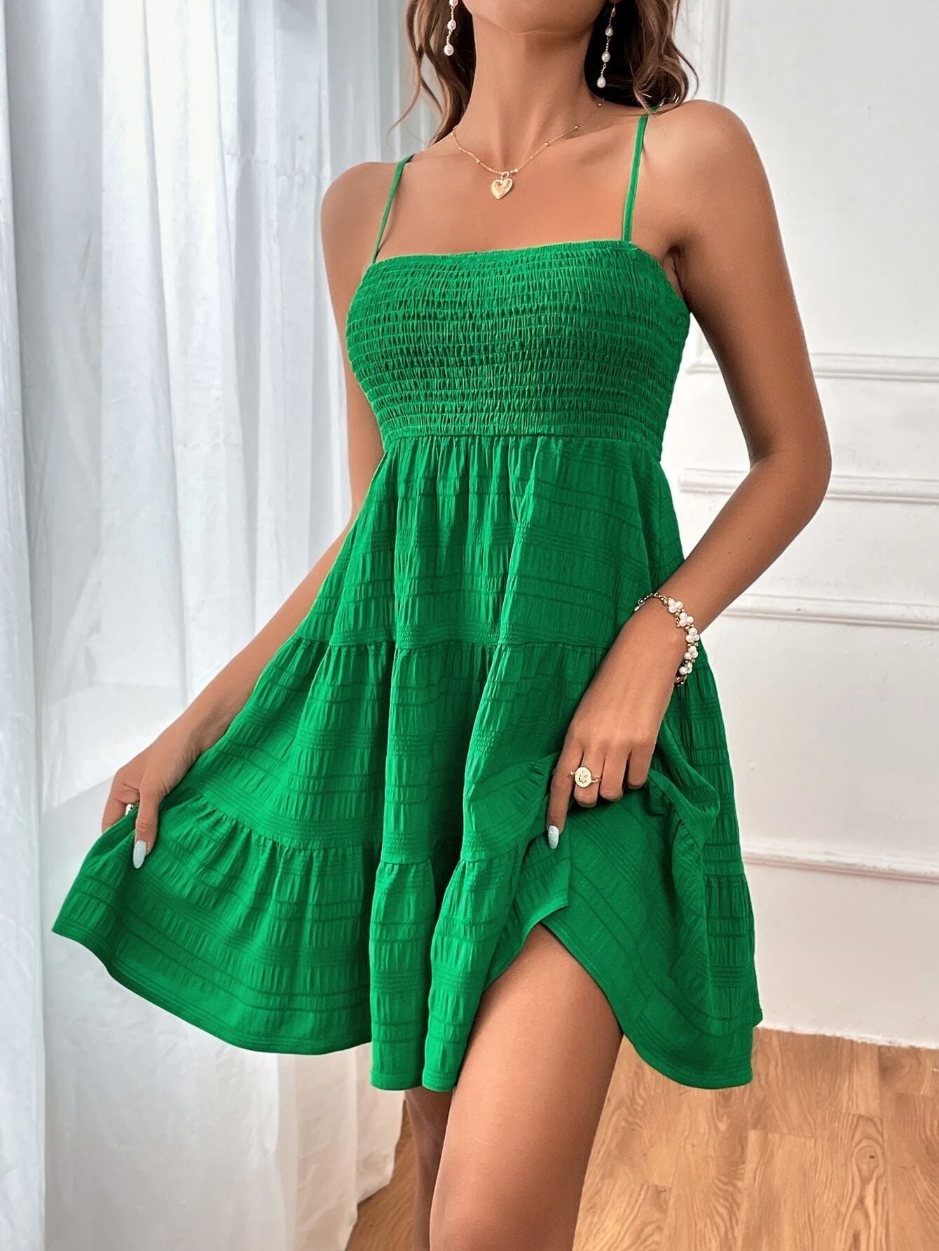 Women's casual dress with narrow straps and ruffled details Drune