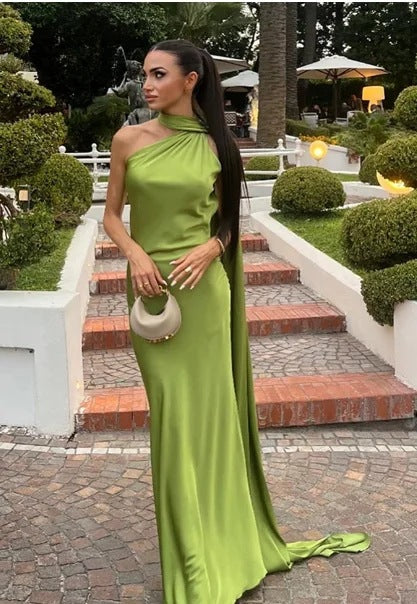 Elegantes Damenabendkleid mit einseitigem Cape und raffinierten Drapierungen, Größe Valenzora