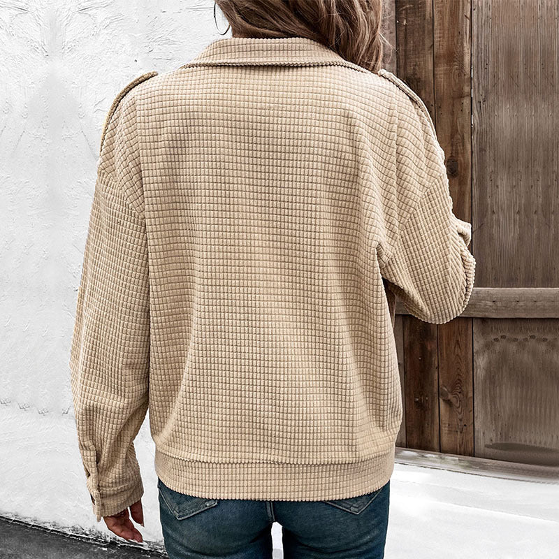 Women's quilted leisure jacket with practical pockets and high collar, size