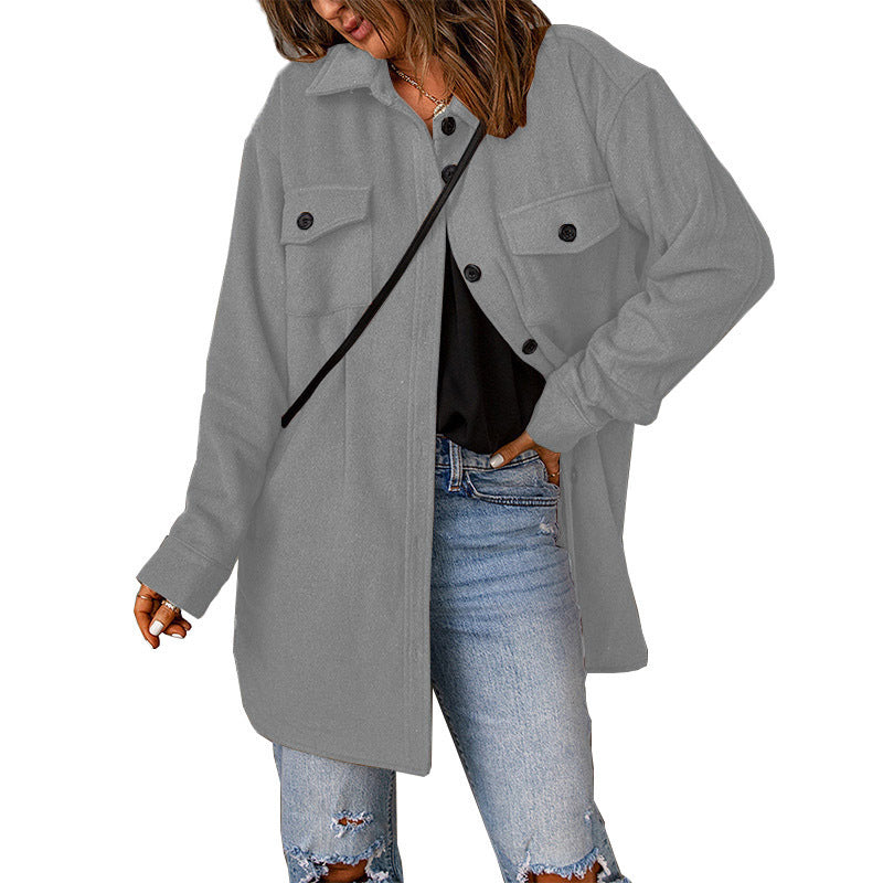 Women's plus-size shirt jacket with pockets and a relaxed fit, size S