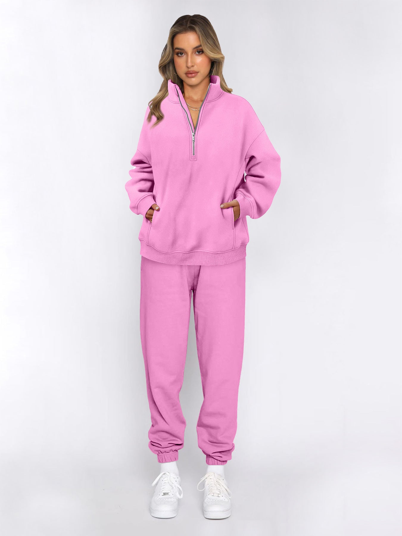 Women's sporty set with stand-up collar and practical zipper, size