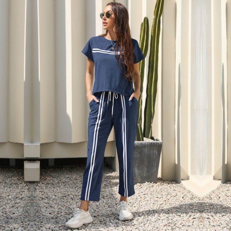 Women's leisure suit with comfortable pockets and elastic waistband, size
