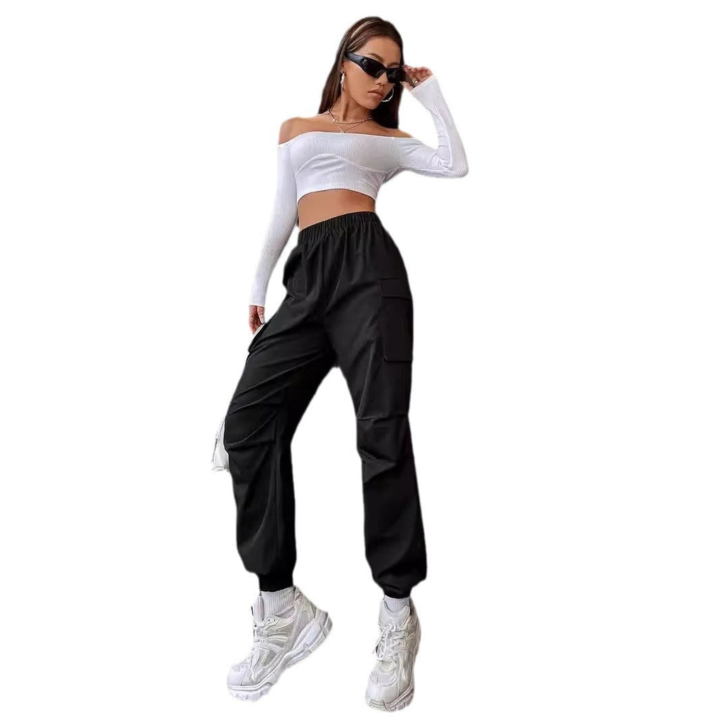 Women's cargo trousers with elasticated waistband and practical pockets, size S
