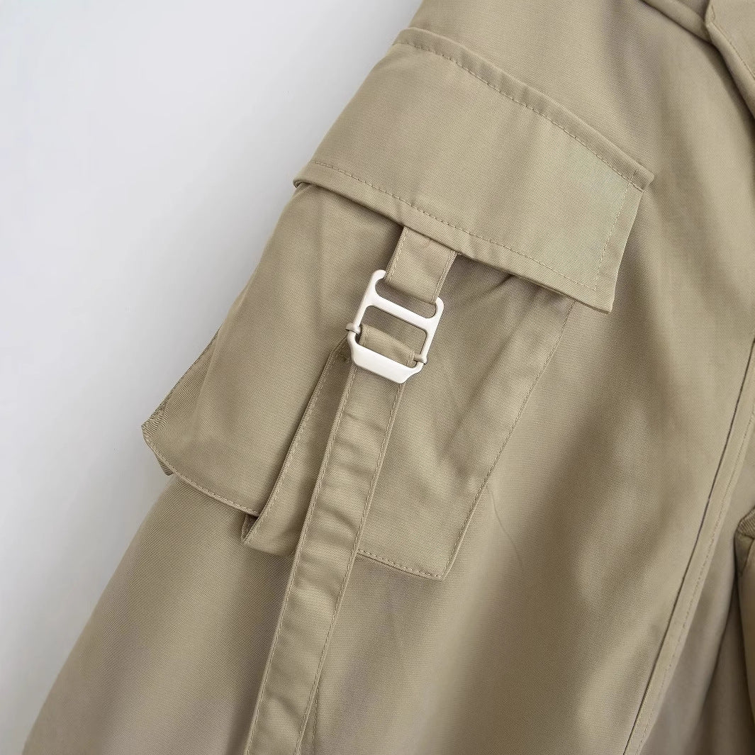 Women's cargo skirt with practical pockets and elegant cut, size