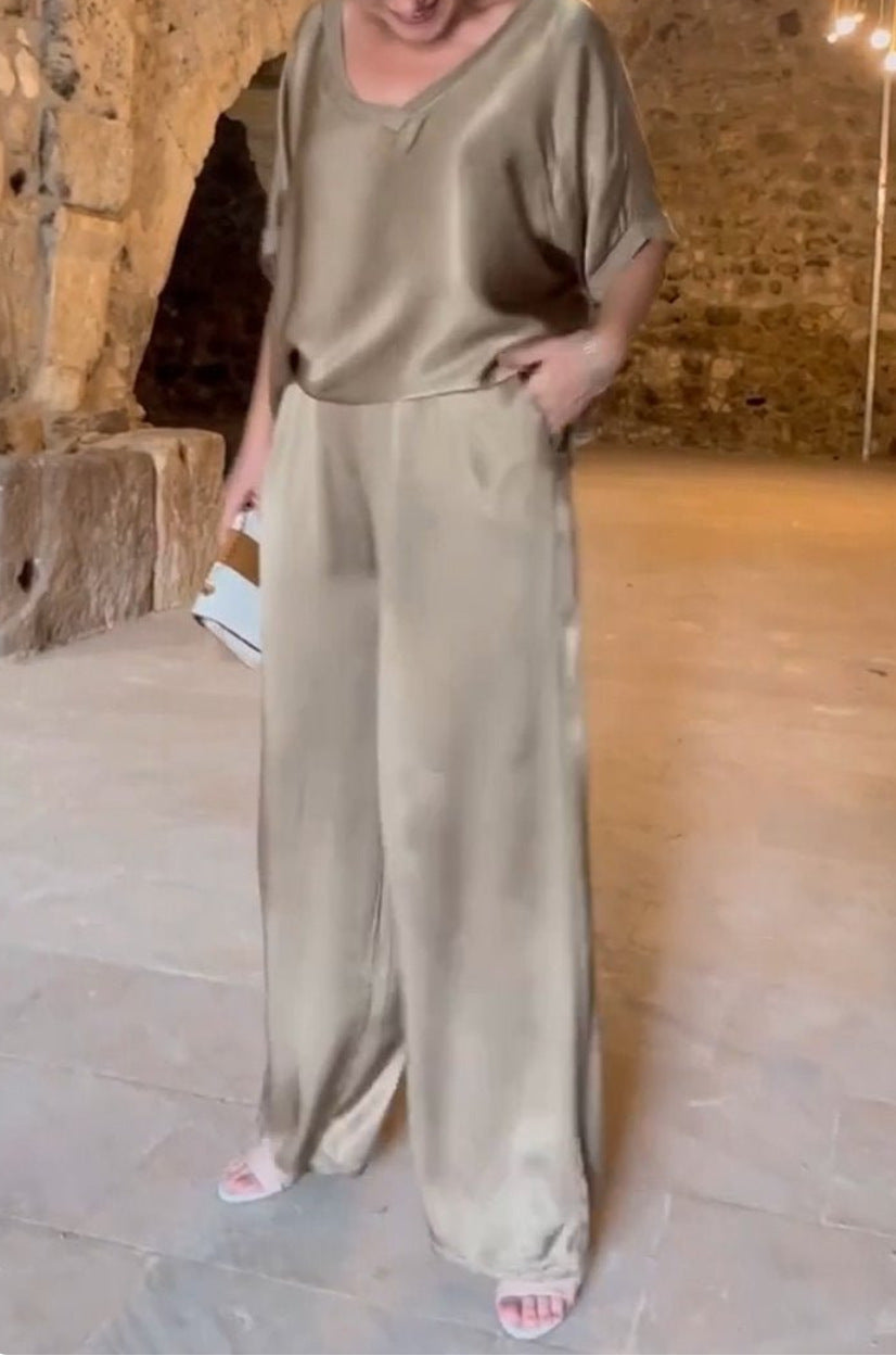 Valenzora | Solid color, silky V-neck casual suit