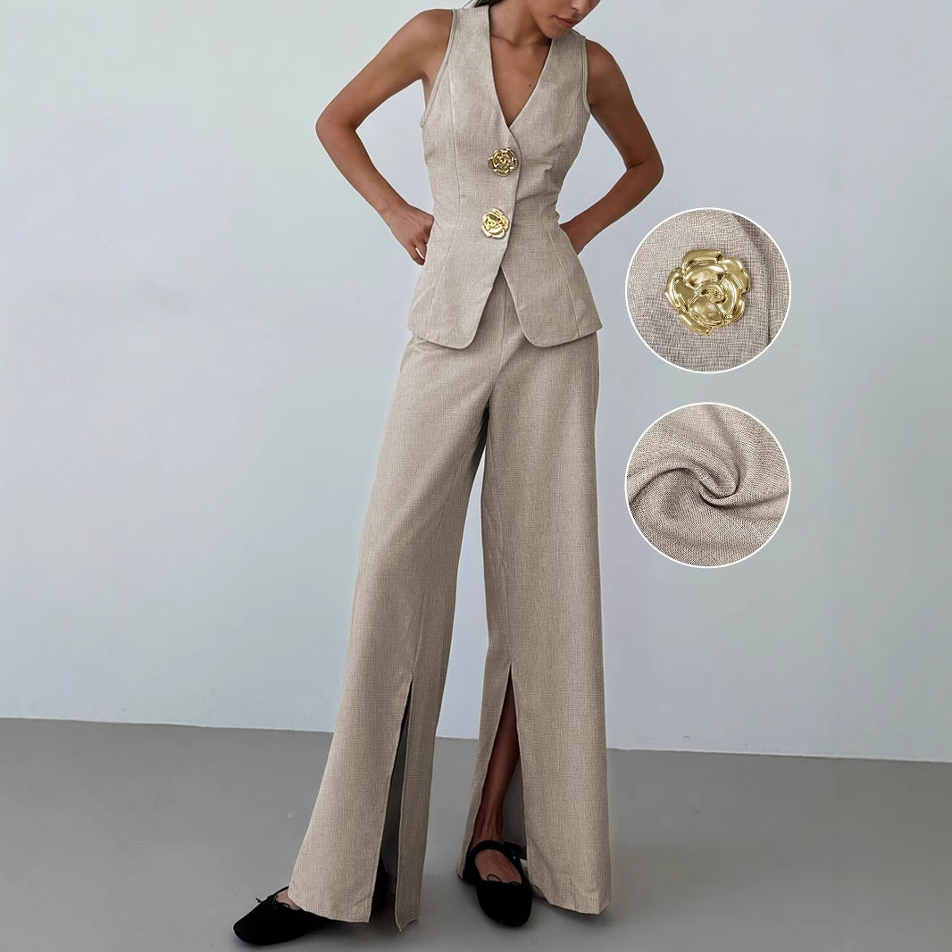 Women's elegant ensemble consisting of a sleeveless blazer and wide-leg trousers, size S