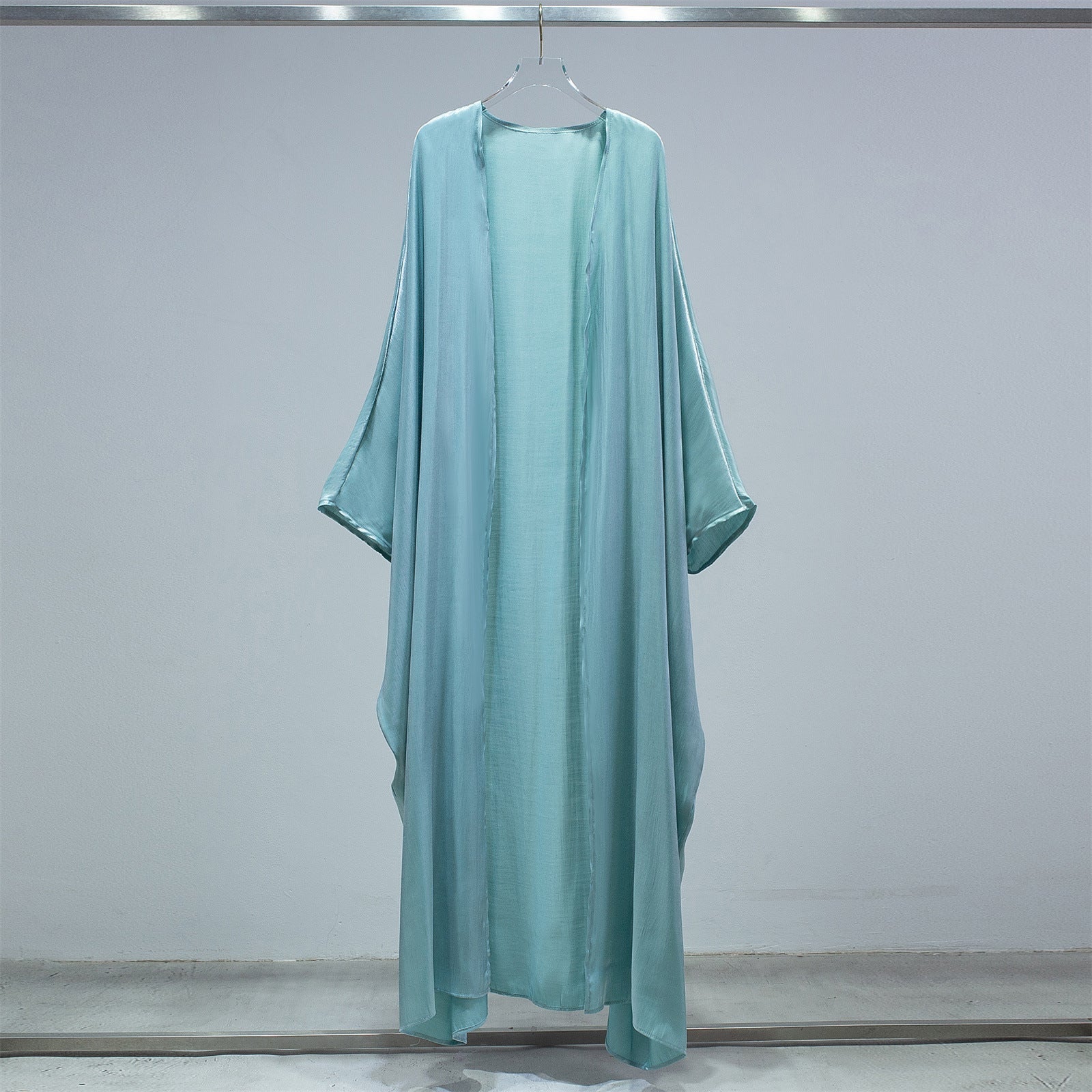 Größe des langen Cardigans für Damen