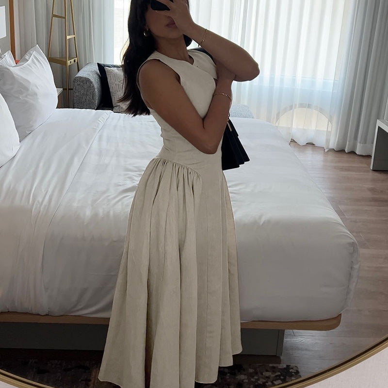 Women's midi dress with chic keyhole neckline and elegant skirt, size S