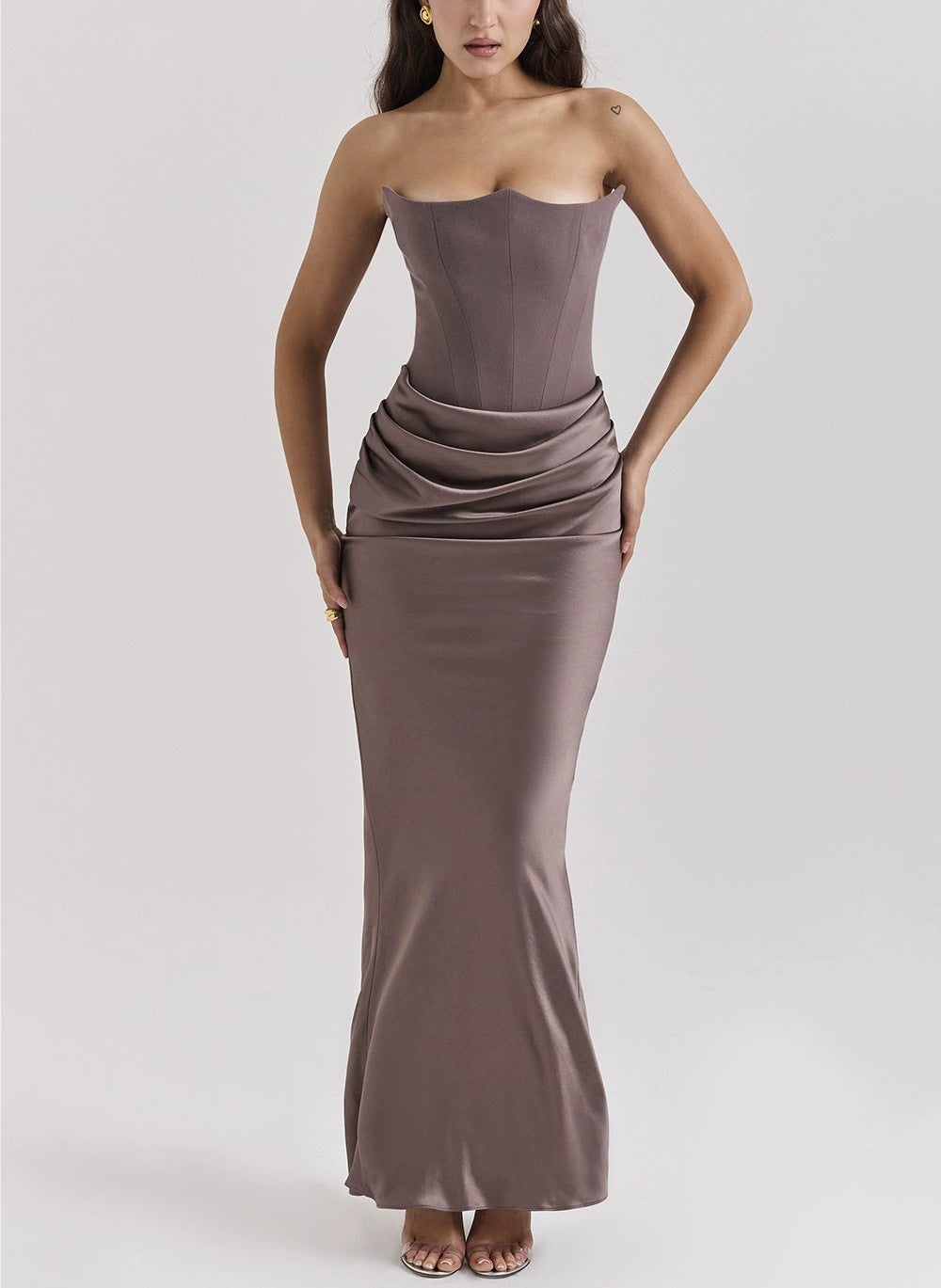 Women's elegant, figure-hugging evening dress with a sophisticated waist detail, size S