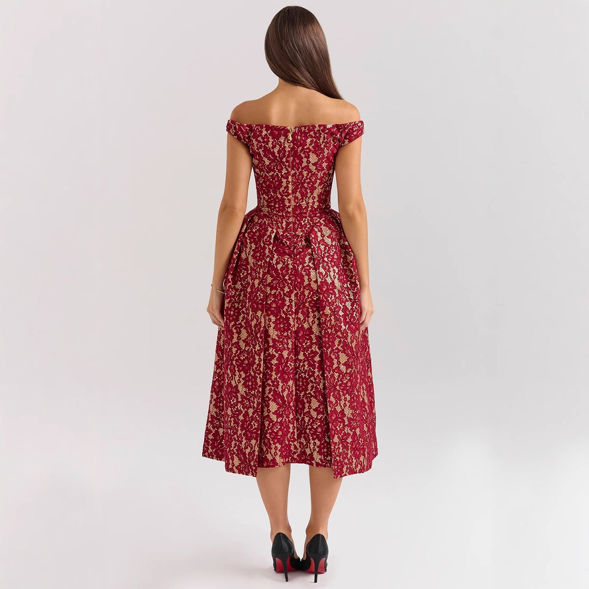 Women's evening dress with off-the-shoulder design and exquisite lace, size