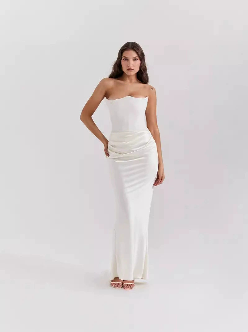 Women's elegant, figure-hugging evening dress with a sophisticated waist detail, size S