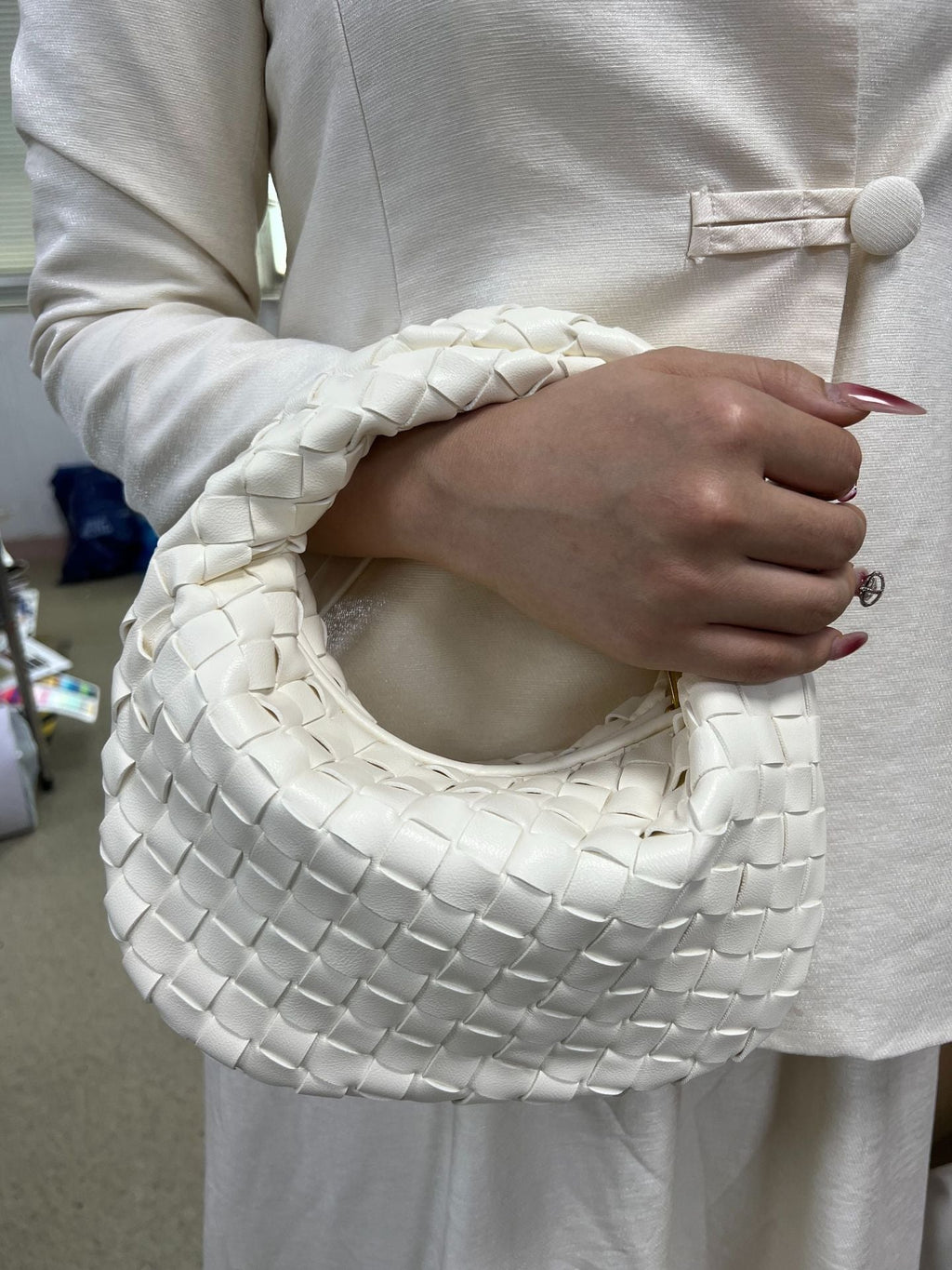 Valenzora | Casual and Relaxed Bag Design