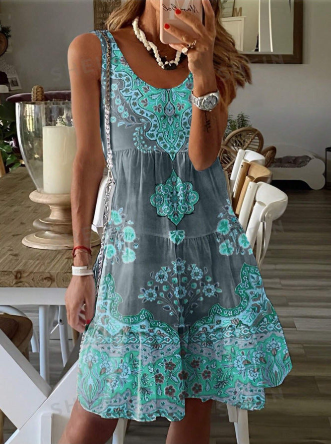 Women's airy summer dress with charming print and flowing cut, size S