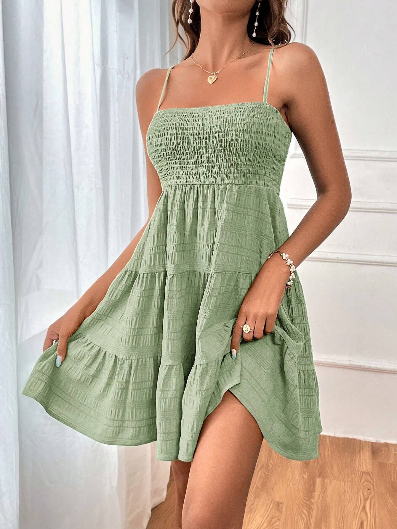 Women's casual dress with narrow straps and ruffled details Drune