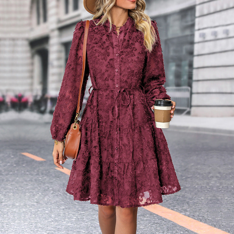 Damenblusenkleid mit hohem Ausschnitt und verspieltem Design, Größe Valenzora