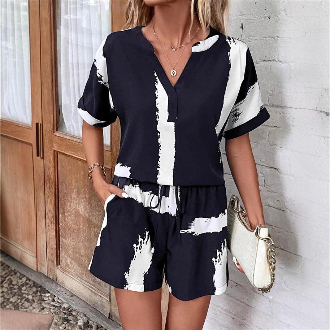 Women's casual short suit with a modern V-neck and stylish pockets, size S