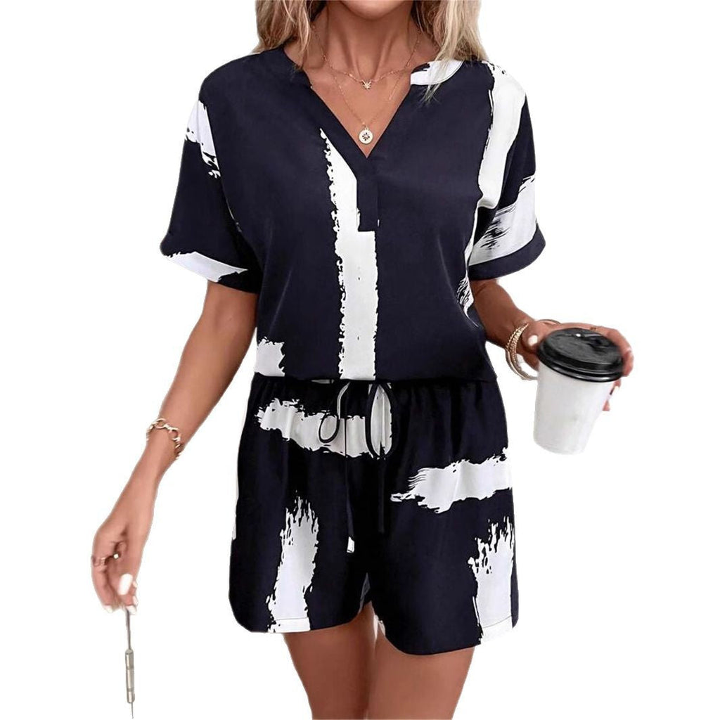 Women's casual short suit with a modern V-neck and stylish pockets, size S