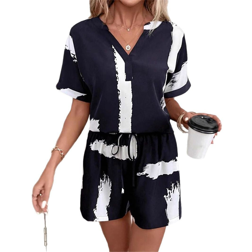Women's casual short suit with a modern V-neck and stylish pockets, size S