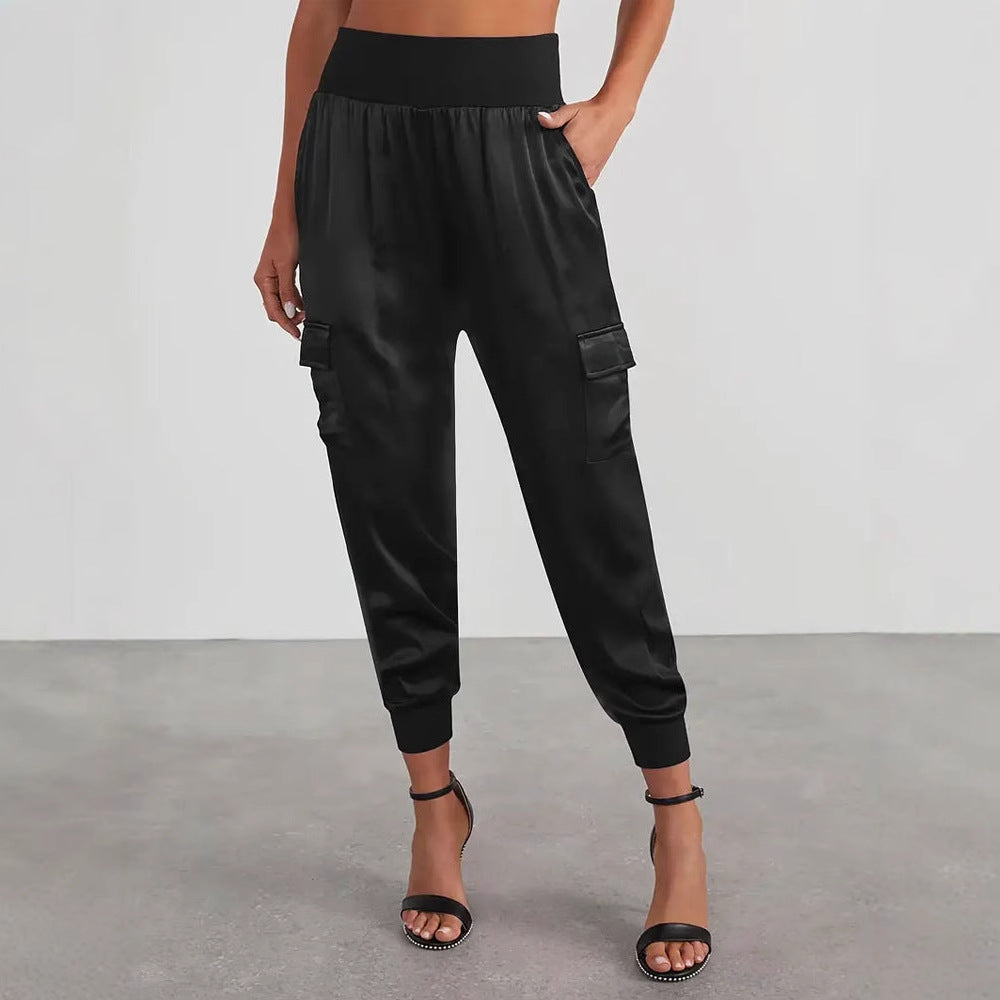 Satin-Cargohose für Damen mit elastischem Bund und praktischen Taschen, Größe