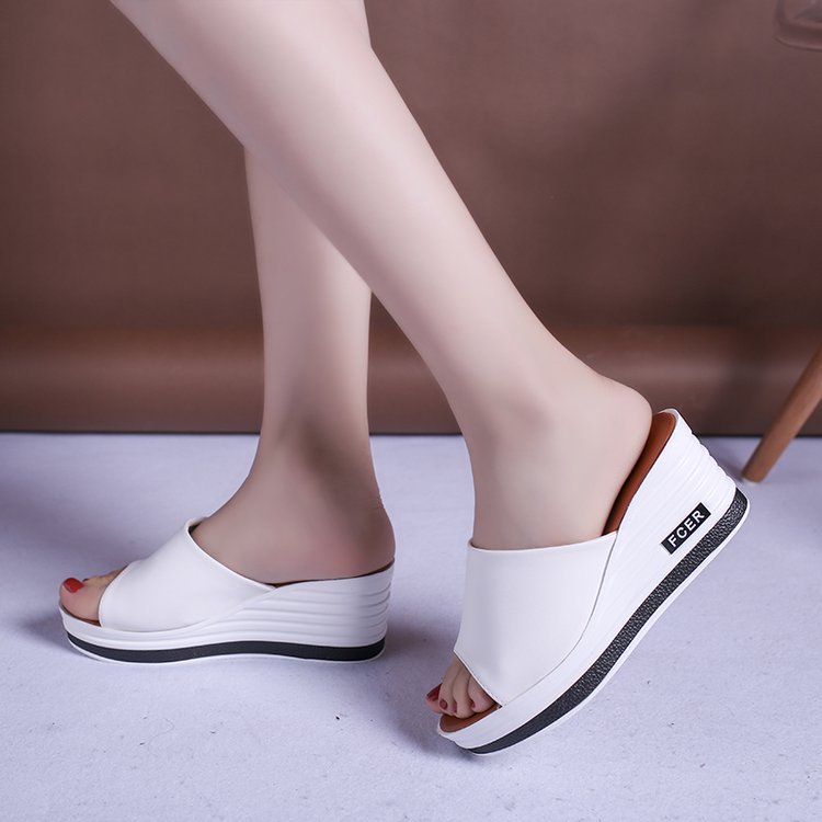 Women's wedge mules with comfortable sole and modern design, size Valenzora