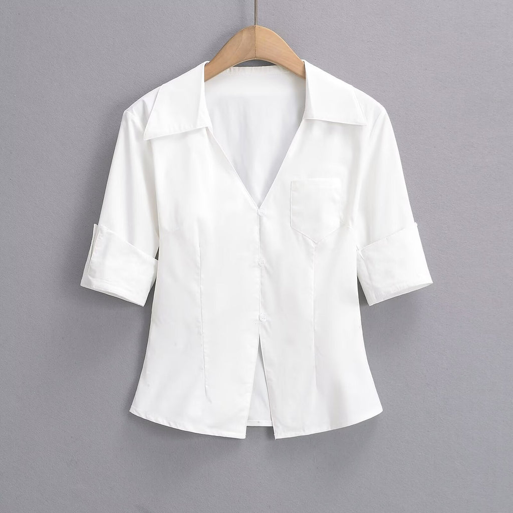 Women's blouse with classic lapel and timeless cut, size