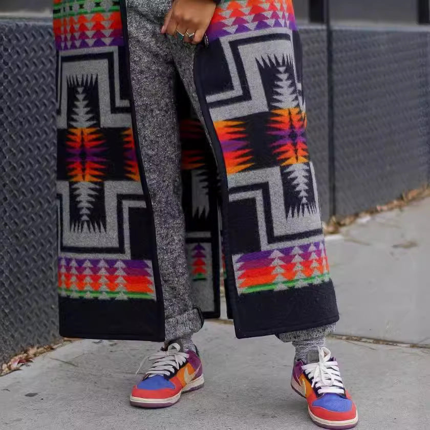 Damen-Longcardigan in buntem Ethno-Design und modernem Schnitt, Größe