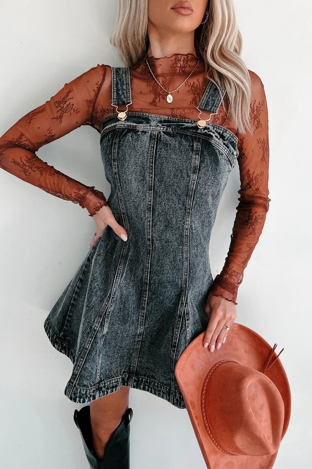 Damen Jeanskleid mit verstellbaren Trägern und modernem Schnitt Drune