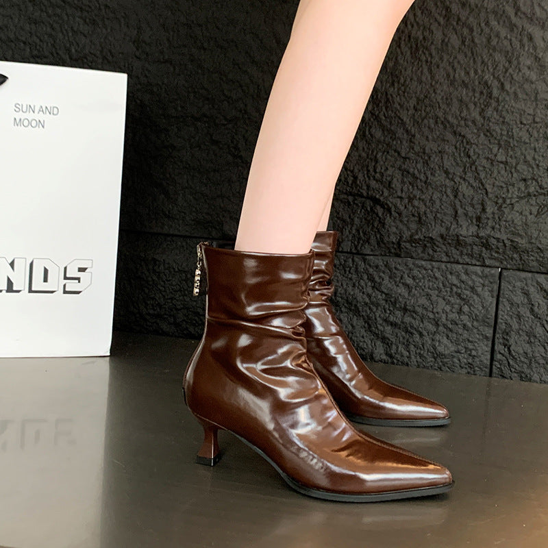 Women's elegant ankle boots with a pointed toe and casual slip-on design, size S