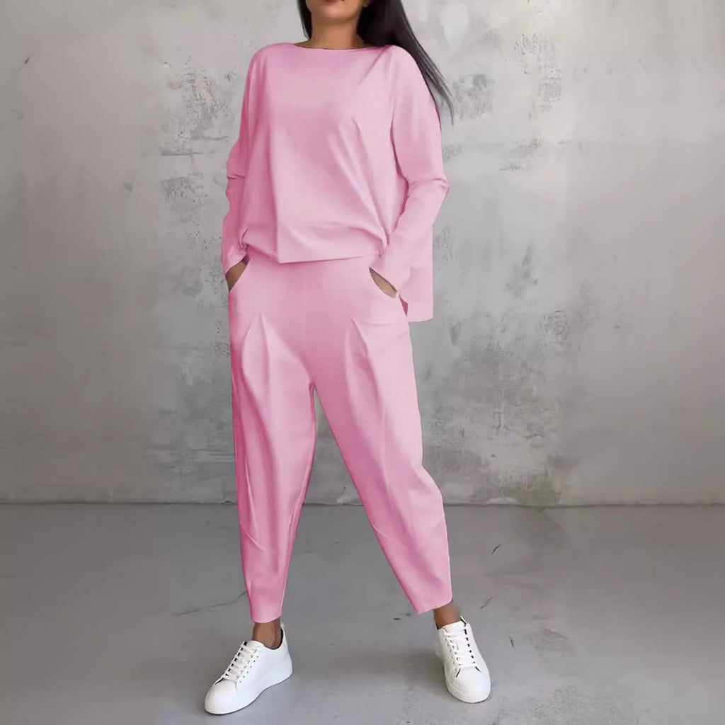 Women's casual two-piece suit with a wide cut and pockets