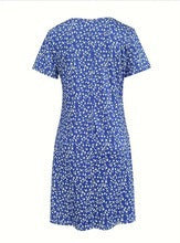 Women's short-sleeved dress with floral design and comfortable cut, size [size missing]
