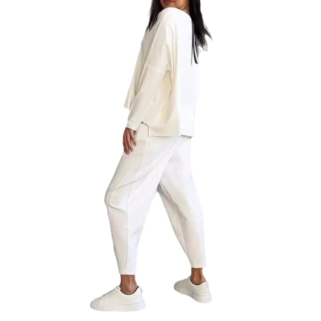 Women's casual two-piece suit with a wide cut and pockets