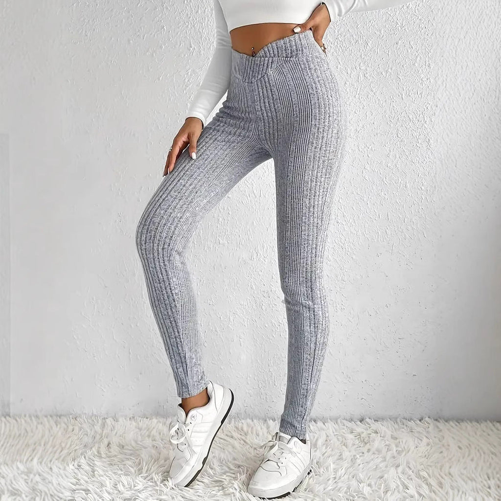 Women's close-fitting ribbed leggings made of breathable stretch material, size