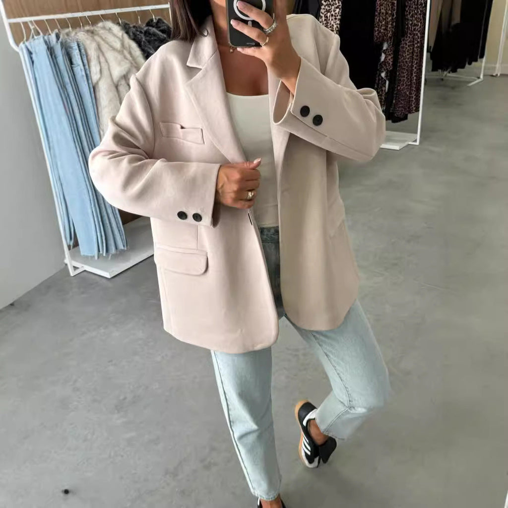 Women's oversized blazer with a classic cut