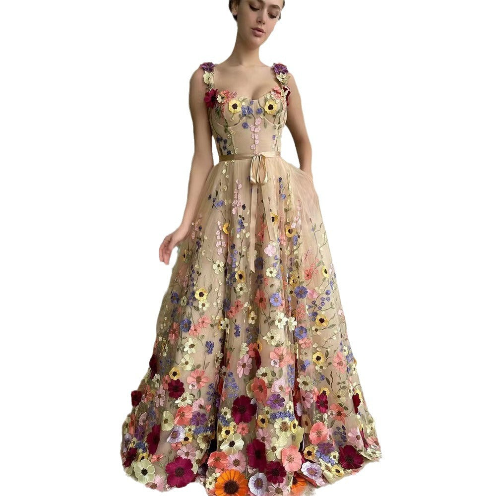 Women's tulle dress with floral embroidery and elegant waist belt, size