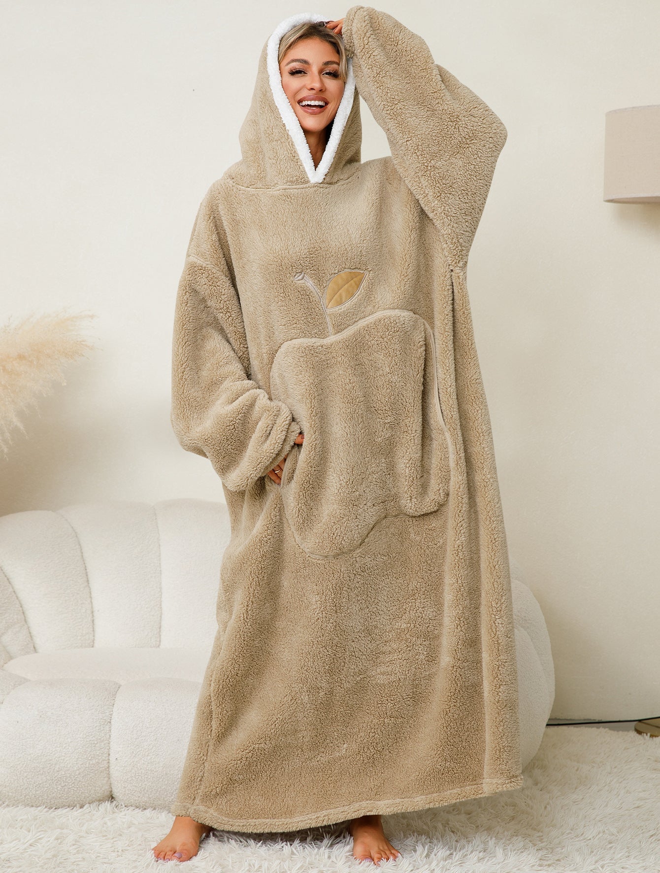 Women's Cozy Hoodie Blanket with Large Pockets and Contrasting Lining, Size