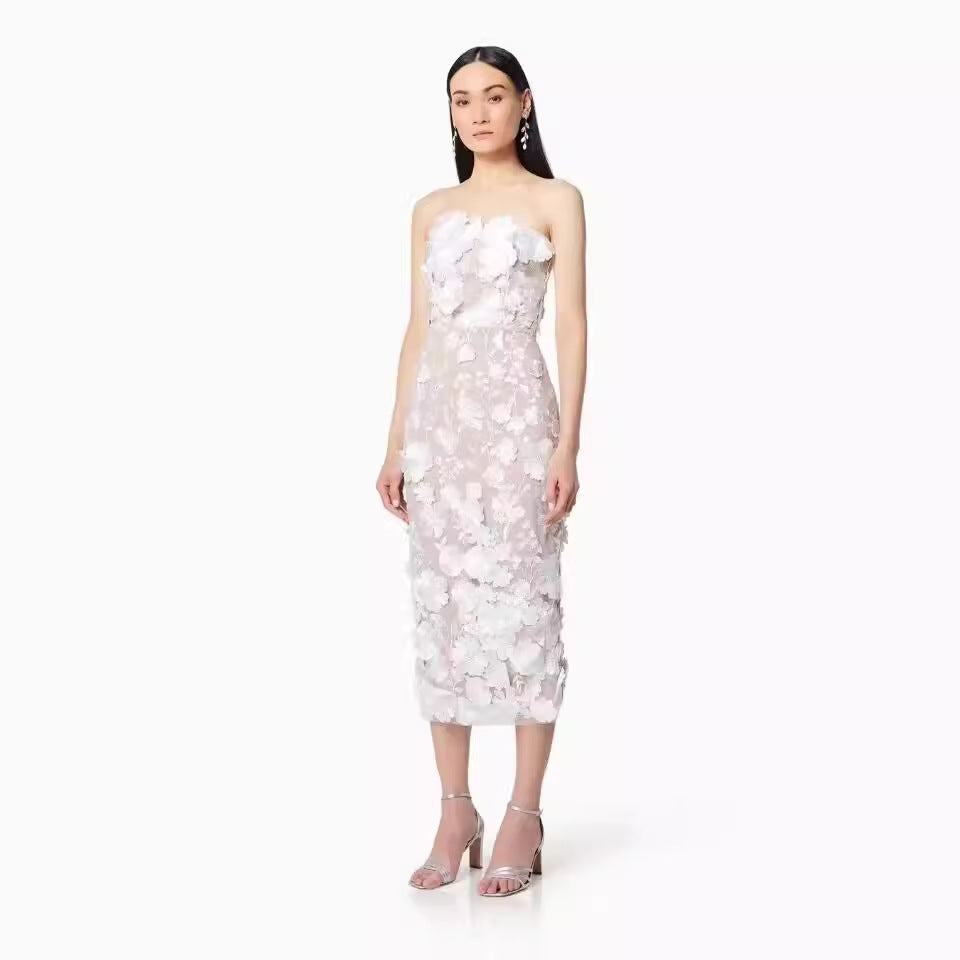 Women's dress with floral embroidery design and elegant, fitted cut, size S