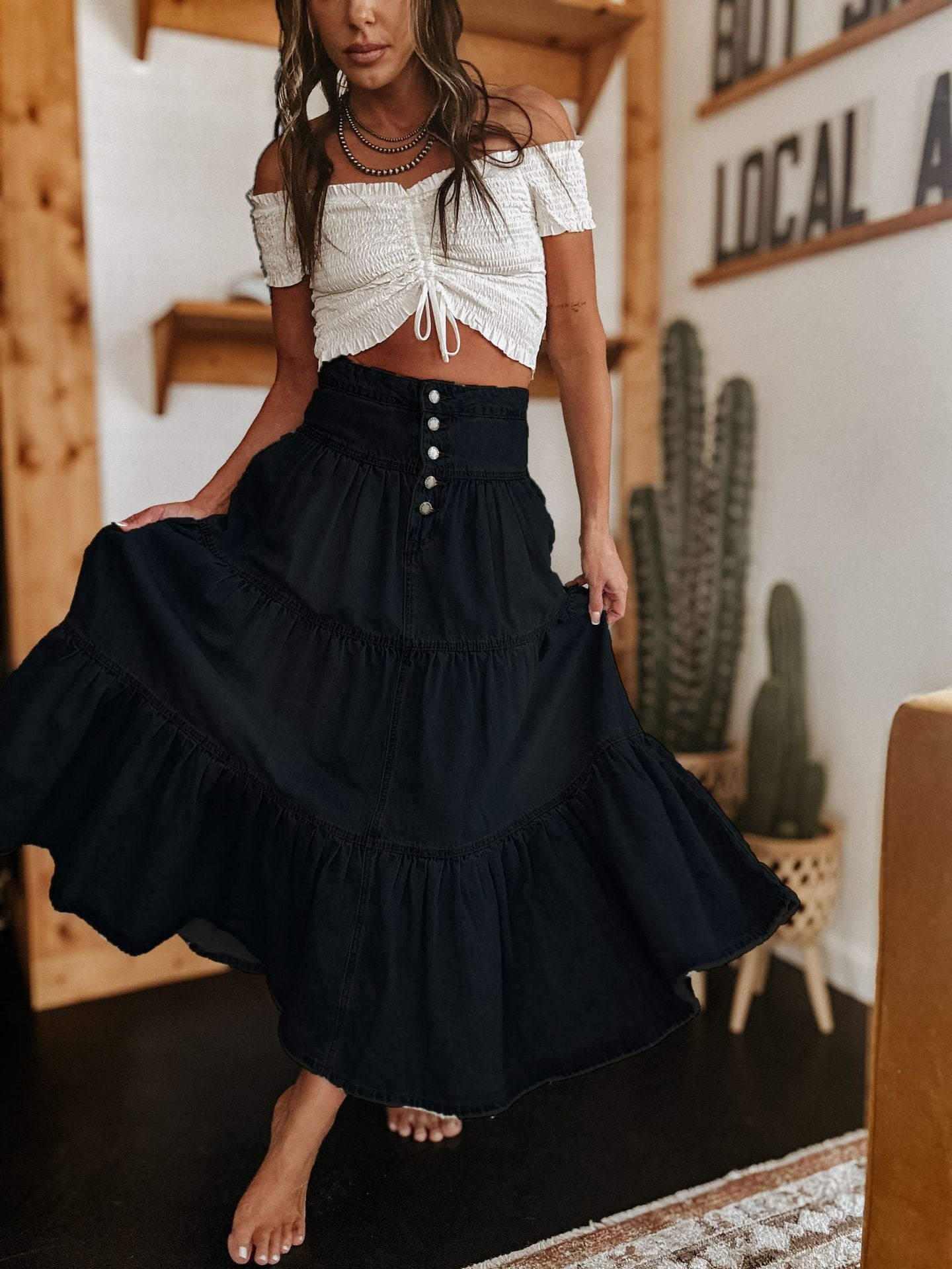 Women's cotton skirt with voluminous tiered design and fashionable button detail, size S