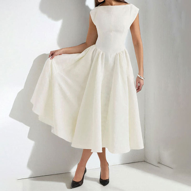 Women's evening dress with an elegant cut and flowing skirt, size