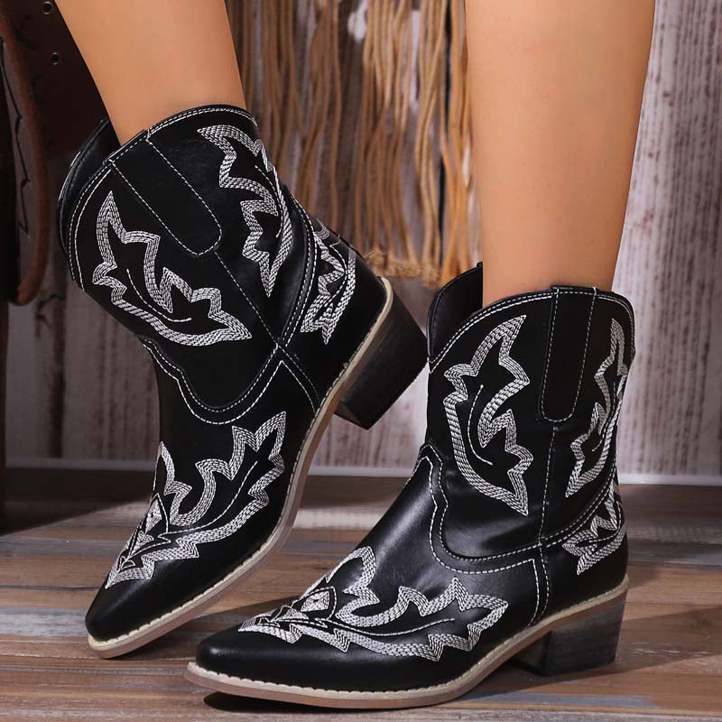 Valenzora | Vintage Embroidered Boots