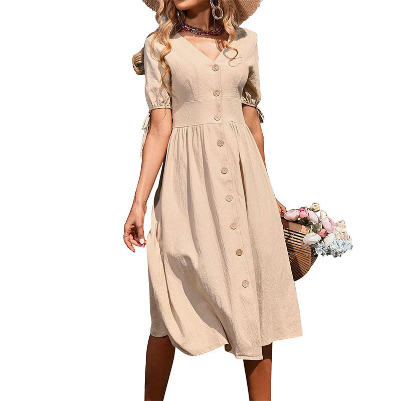 Damen-Midikleid mit tailliertem Schnitt und modernen Knopfdetails, Größe [size]