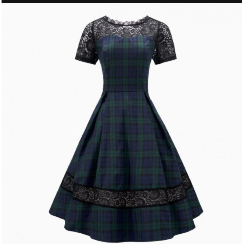 Women's evening dress with lace appliqués and a flowing skirt, size Valenzora